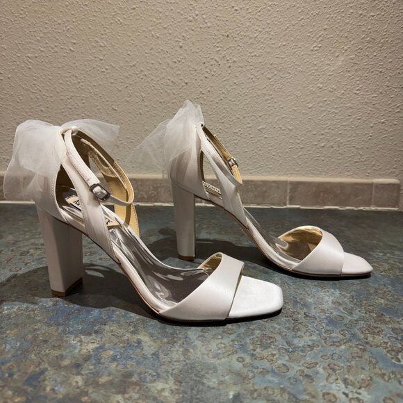 NWOB Badgley Mischka Satin Kim Mesh Bow Block Heel Sandals - 8 - Picture 3 of 10